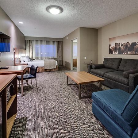 Heritage Inn Hotel & Convention Centre - Пинчер Крийк Екстериор снимка